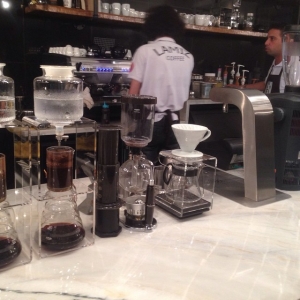 lamiz coffee valiasr crossroads 4