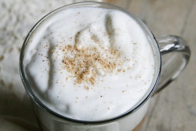 قهوه اِگنوگ لته (Eggnog latte coffee)