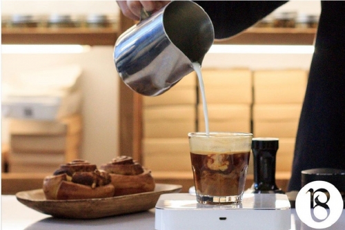 کافه بیکری آرتیزان   (نان و قهوه بریوش)